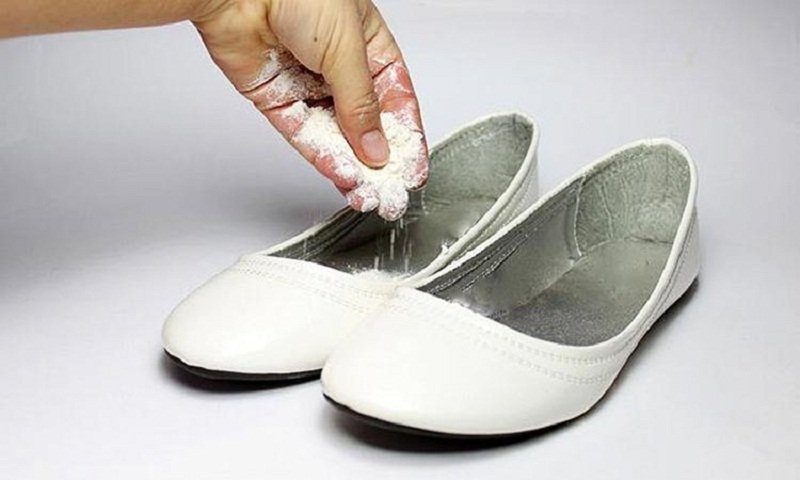 Реанимируем обувь от запаха: способы, которые помогут избавиться от жуткого "аромата"