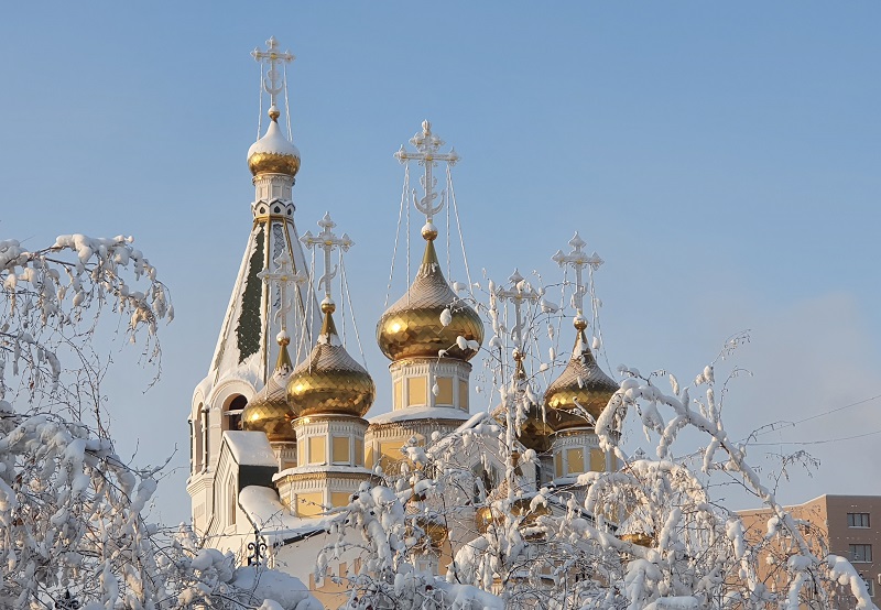 Крещение Господне: когда праздновать в 2023 году, набирать воду и купаться в проруби православным России