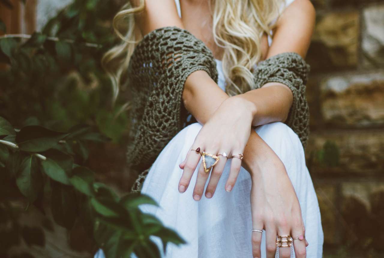 Тайный амулет: на каком пальце стоит носить кольцо, чтобы привлечь любовь и богатство