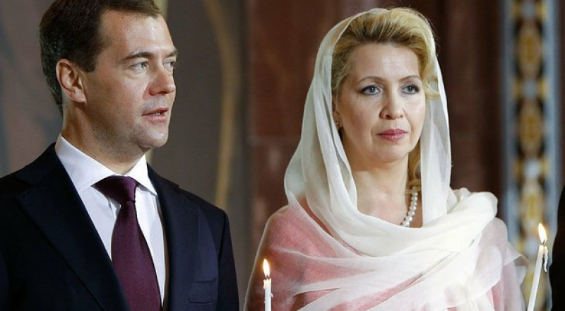 Где же ты, Света: что известно о жене Медведева и почему она пропала из СМИ-пространства после возвращения Путина 