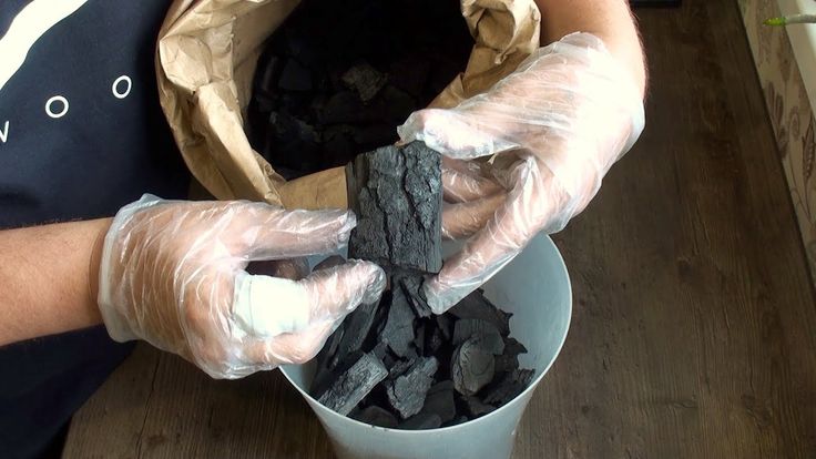 4 мега неожиданных способа использования древесного угля в саду